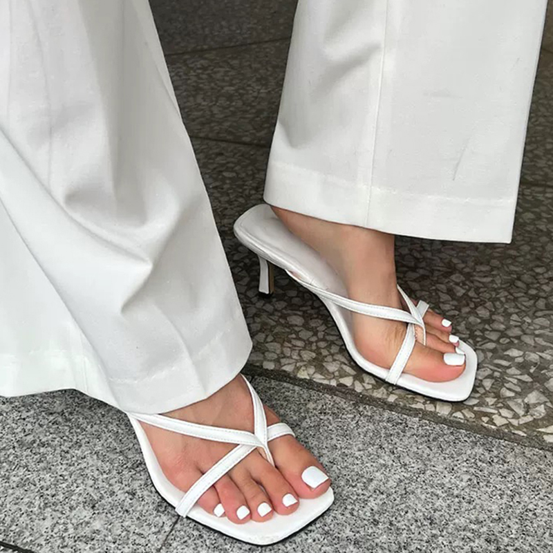 Street Fashion Clothes - صنادل نسائية صيفية 2026 بتصميم أنيق