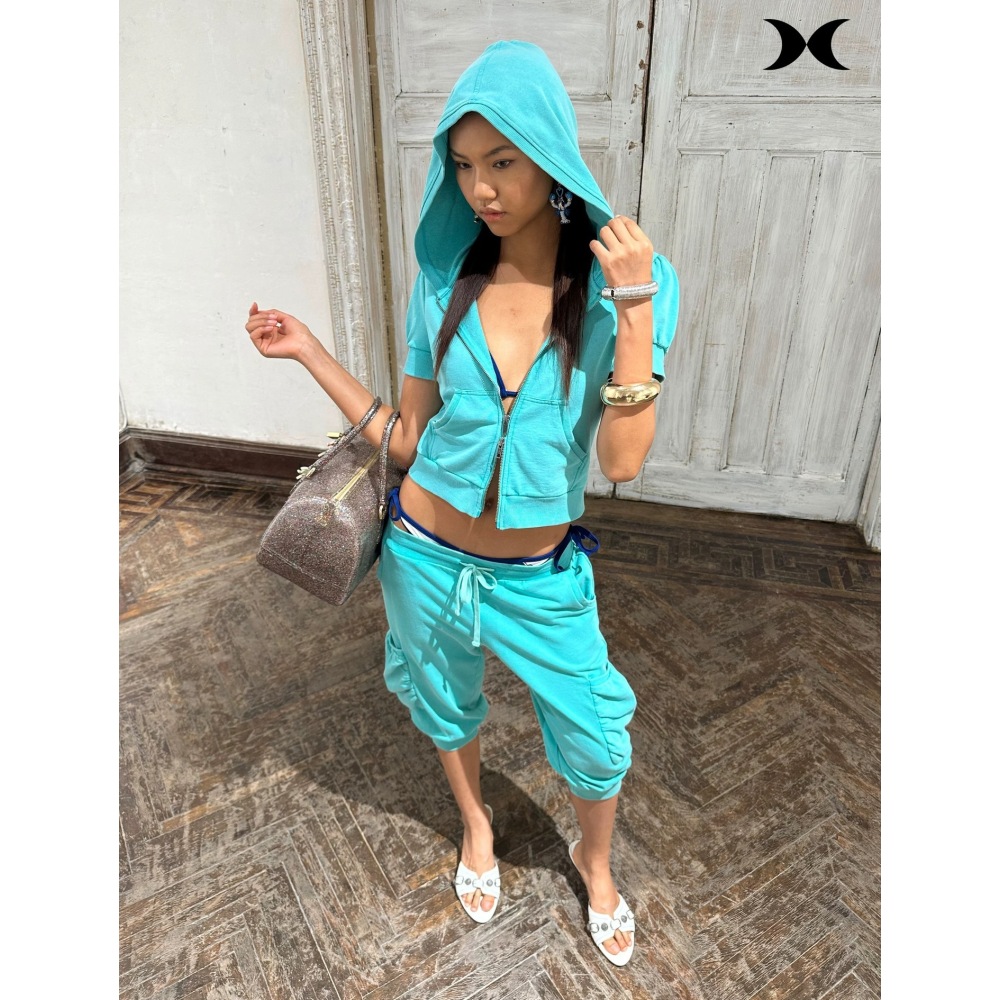 Street Fashion Style - طقم رياضي عصري بلون موحد على