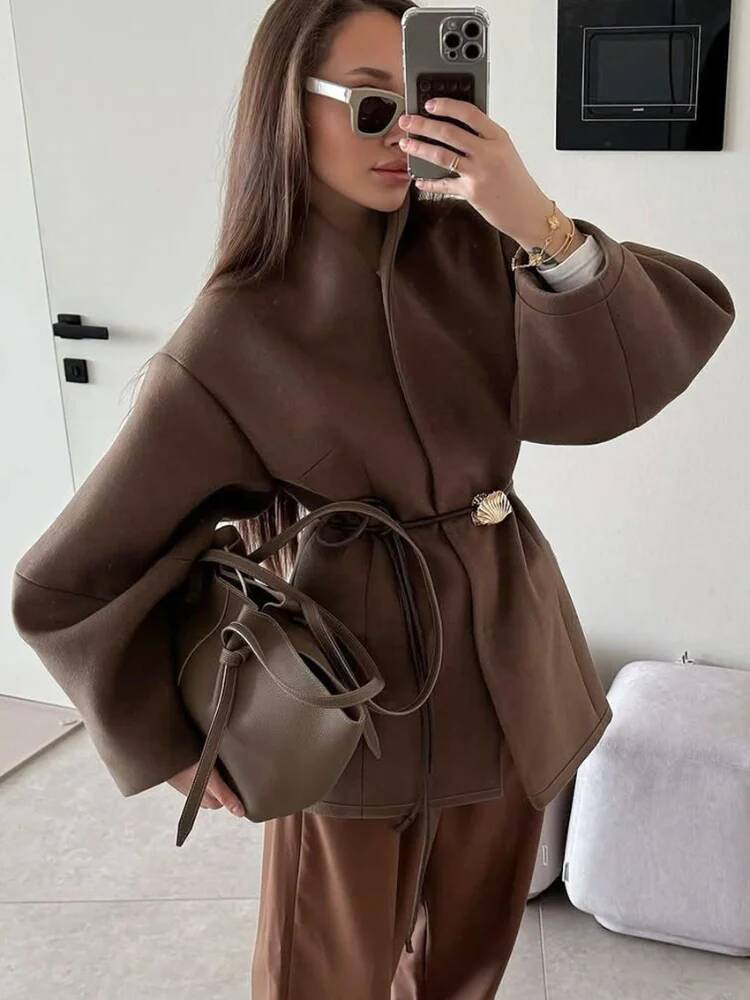 معطف صوفي نسائي أنيق من الصوف  - مراجعة Street Fashion Taiwan وسعره